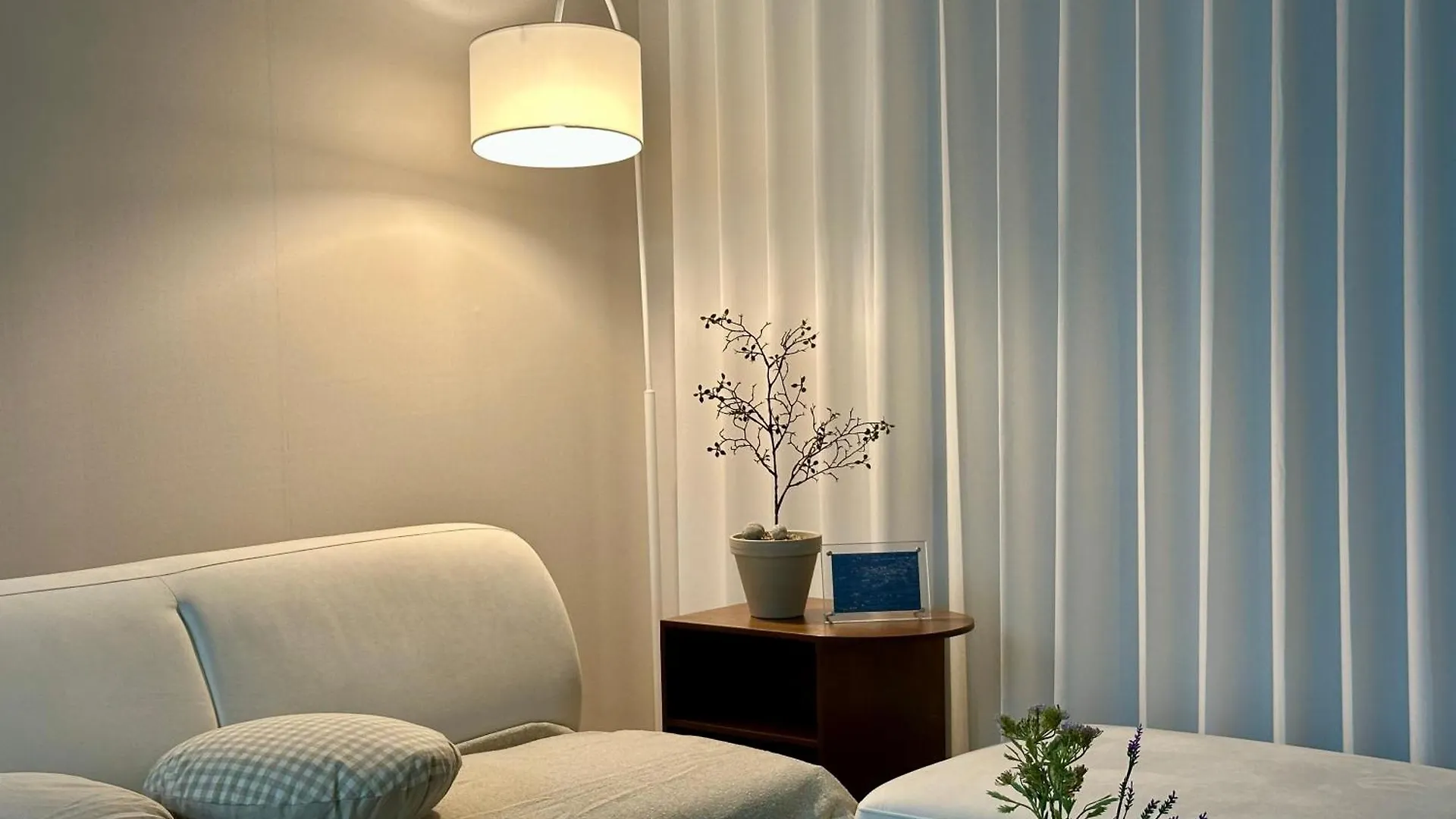 Open Event Stay Yoonseul Incheon Korsel